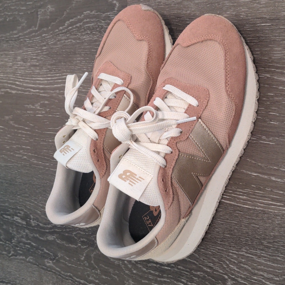 New Balance Women's Pink Sneakers